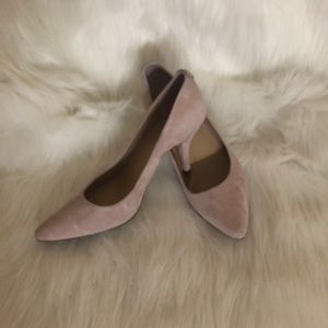 MICHAEL Michael Kors Suede Pumps (Size 7.5)